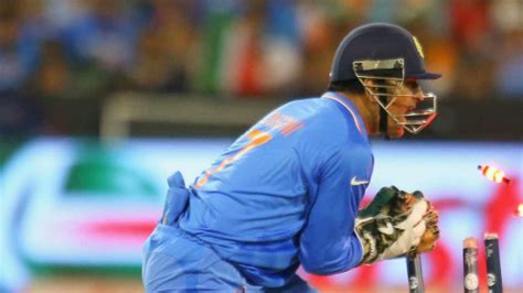 World Cup 2015: Dhoni's 'keeping' tips and drills, says catch 10 balls ...