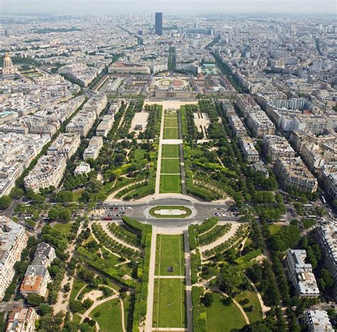 Picture of the Day: The Champ de Mars in Paris » TwistedSifter