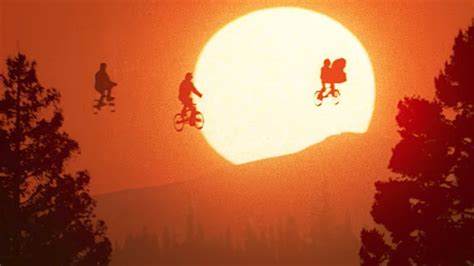 E.T.'s Classic Flying Bike Scene is So Weird Without John Williams ...