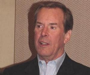 Peter Jennings Biography - Facts, Childhood, Family Life & Achievements