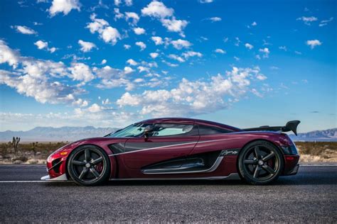 KOENIGSEGG: THE FASTEST CAR IN THE WORLD – Les Carats