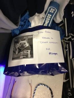 Dodgers gave gift bag to David Price's dog, Astro | Larry Brown Sports