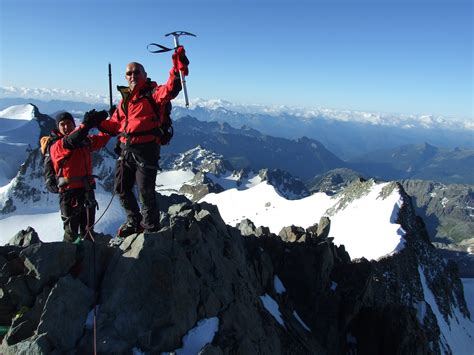 Piz Bernina, 2-day Summit with overnight at the Marco e Rosa Hut, from Diavolezza. 2-day trip ...