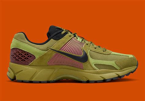 Nike Zoom Vomero 5 "Pacific Moss" Release Date | SneakerNews.com