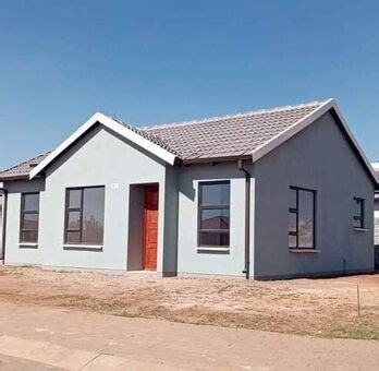 Rdp houses Human Settlement cell number 0761405174, Pimville Zone 3 | RentUncle