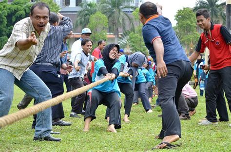 Berbagai Lomba 17 Agustus Yang Unik Dan Lucu Blog Unik - Riset