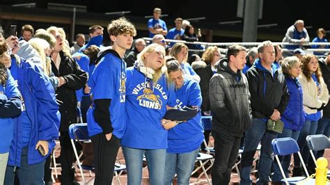 West Islip High football team, family mourn 2 brothers before game ...