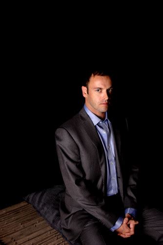 Jonny Lee Miller -Sherlock Holmes - Elementary - Jonny Lee Miller Photo ...