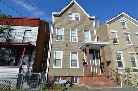 14 N Straight St, Paterson, NJ 07522 - 7 Bed, 3 Bath - MLS# 3672941 | Trulia