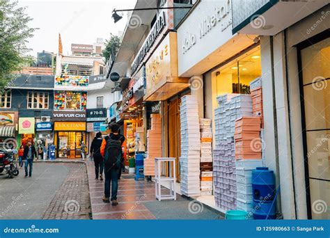 Khan Market, Famous Shopping and Restaurants Street in Delhi, India ...