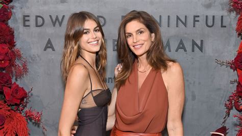 Cindy Crawford, 57, twins with lookalike model daughter Kaia Gerber, 22 ...