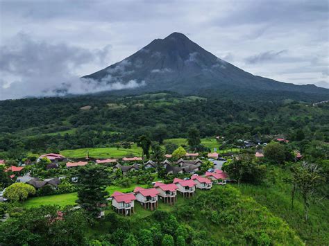 Costa Rica Volcano Tours: Unforgettable Experiences Await