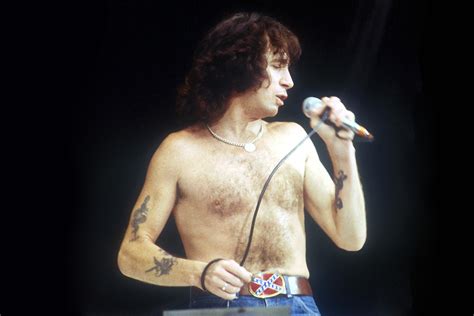 AC/DC's Bon Scott Owns the Stage at Day on the Green 1979: Watch ...