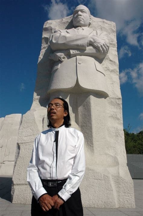 Meet the Chinese Sculptor of the New Martin Luther King Statue | Who2