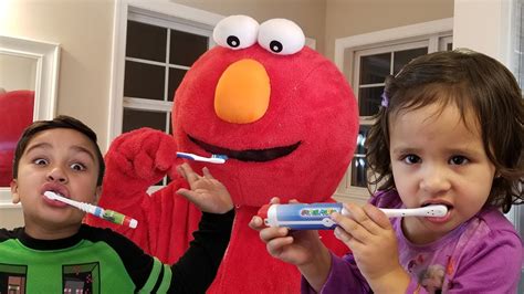 How to Brush your teeth for kids with Elmo || Healthy Teeth, Healthy Me: Brushy Brush with ELMO ...