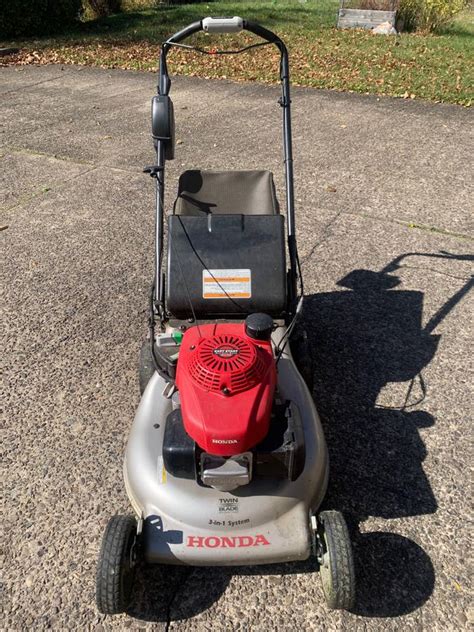 Honda HRR216VLA Walk Behind Gas Lawn Mower for Sale - RonMowers