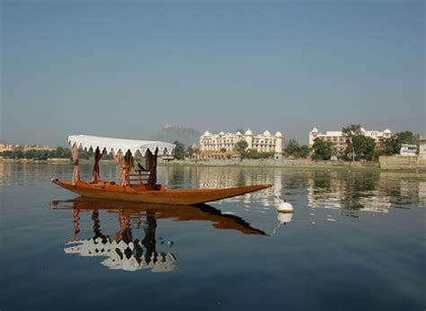 Pichola Lake Udaipur – Must See Attraction in Udaipur, Rajasthan