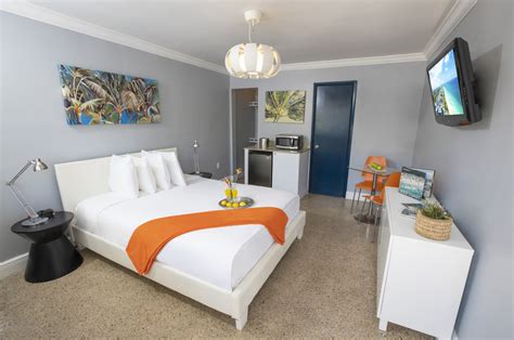 Hollywood Beach Suites Hotel in Hollywood Beach, FL | South Beach Group