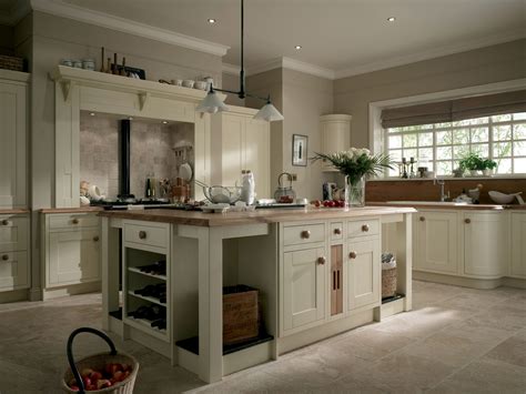 Traditional Style Kitchen Cabinets