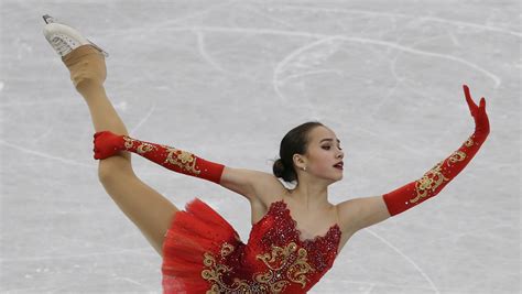 World's top figure skaters compete at Grand Prix Final