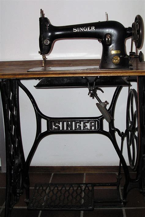 File:Singer sewing machine.jpg - Wikipedia
