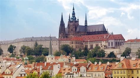 Lobkowicz Palace at Prague Castle – Aronson Antiquairs of Amsterdam | Delftware | Made in Holland