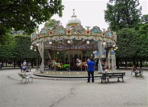 Map of attractions and photos inside Tuileries Gardens in Paris - Page 1