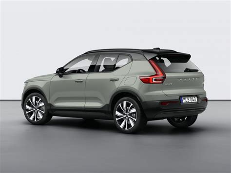 Volvo Xc40 Recharge P8 Awd In Sage Green