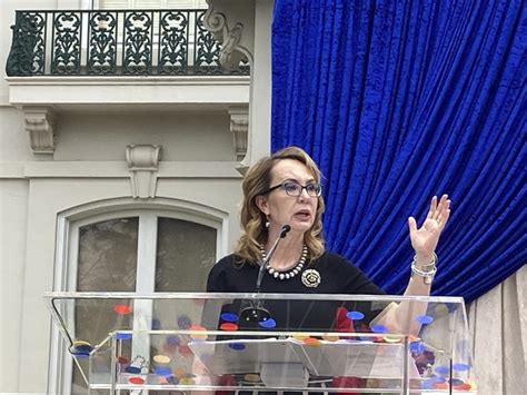 Gabby Giffords named grand marshal of 2023 Rose Parade