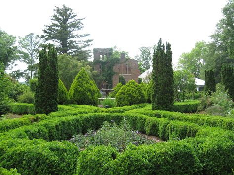 File:Barnsley Gardens Ruins with Foliage.jpg - Wikipedia, the free encyclopedia