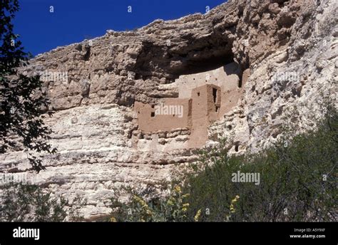 Horizontal View of Montezuma Castle National Monument Stock Photo - Alamy