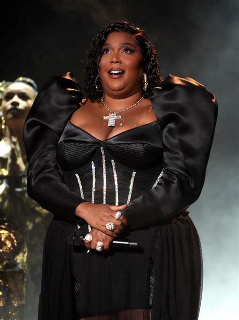 Lizzo 2023 Grammys Performance Photos | POPSUGAR Entertainment