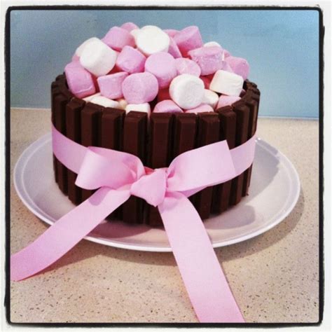 Kit Kat & Marshmallow Cake! Sweet Cakes, Cute Cakes, Yummy Cakes, Candy ...