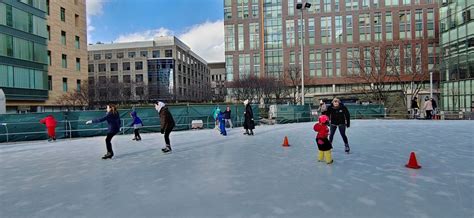 COMMUNITY ICE SKATING AT KENDALL SQUARE - 16 Photos & 38 Reviews - 300 ...