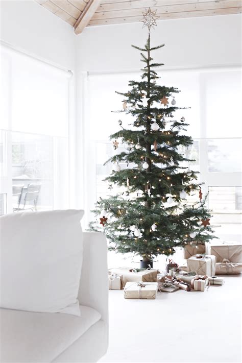 Minimalist Holiday Decor Inspiration — 204 PARK