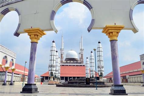 Pesona Masjid Agung Semarang yang Mirip Masjid Nabawi