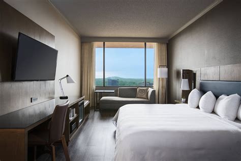 Nashville Airport (BNA) Hotel Rooms - Suites | Nashville Airport Marriott