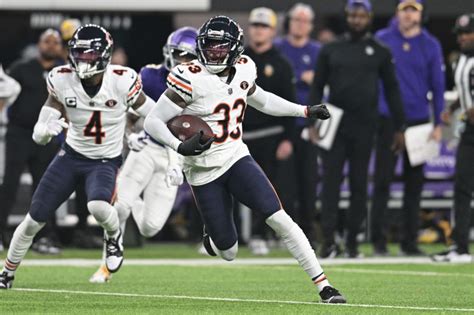 Chicago Bears GM reveals surprising update on Jaylon Johnson contract ...