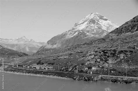 Unesco world heritage train-trip: The Bernina-Train at the glacier lake ...