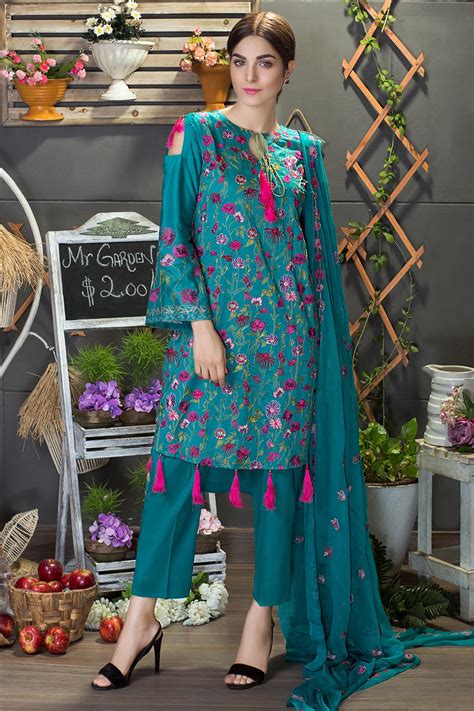 Latest Eid ul Azha Women Dresses Collections 2018-19 Pakistani Brands