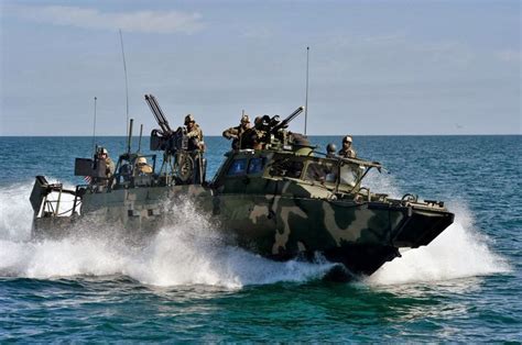 USN Riverine Command Boat - Based on Swedish CB-90 | Battle boats, Navy ...