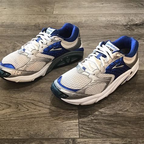 Brooks the beast Size 8.5 Mens Great pair of Brooks... - Depop