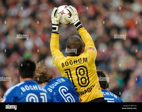 Goalkeeper Philipp Heerwagen, VfL Bochum football club Stock Photo - Alamy