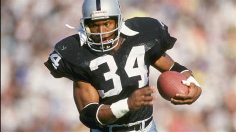 Bo Jackson Claims That He Once Ran a 4.13 40-Yard Dash - stack