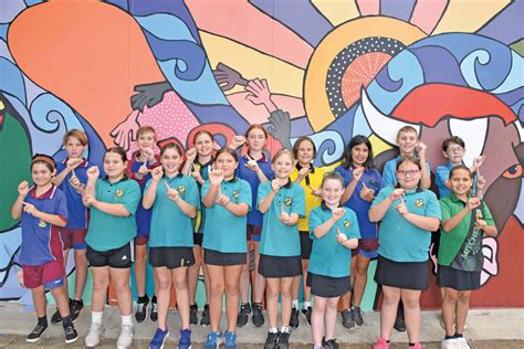 Students prepare to sing and sign | The Express Newspaper Mareeba ...