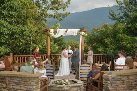 Gatlinburg cabin wedding, elopement and vow renewal packages