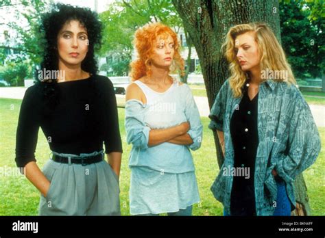 THE WITCHES OF EASTWICK (1987) CHER, SUSAN SARANDON, MICHELLE PFEIFFER WOE 049 Stock Photo - Alamy