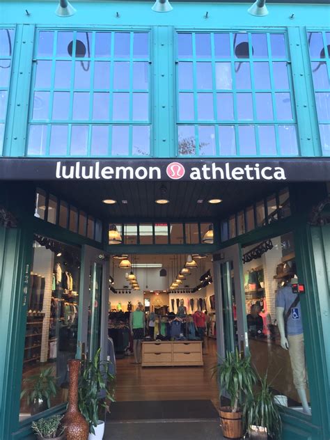 Lululemon store - Burlingame CA | m01229 | Flickr