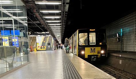 Sunderland Metro | Tyne & Wear Metro 4061 loads at Sunderlan… | Flickr