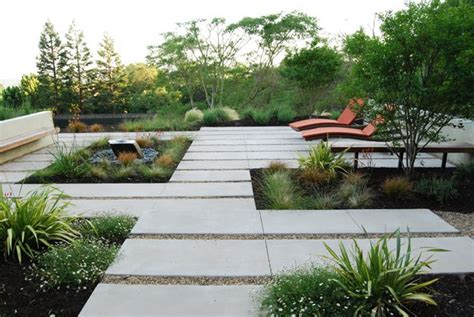 Designing a Contemporary Garden with Warmth | Garden Design